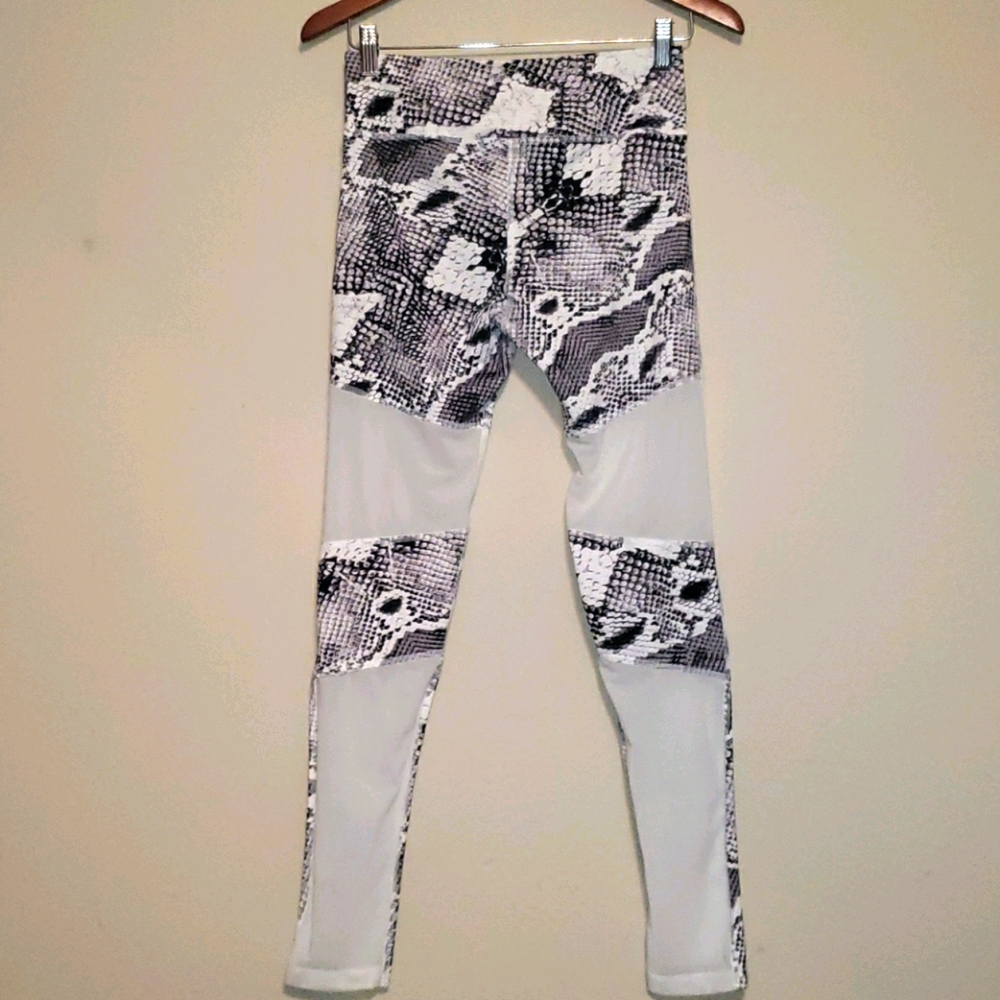 Varley Sycamore Mesh Panel Compression Leggings - image 4